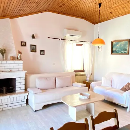 Guest house Gradina Loviste