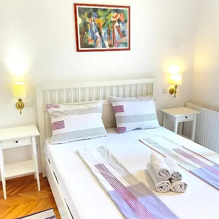 Guest house Gradina Loviste
