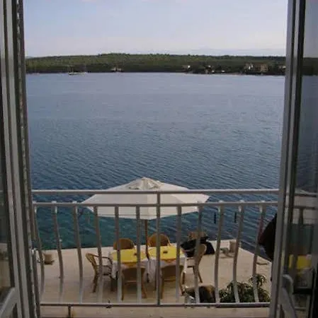 Gradina 3* Loviste